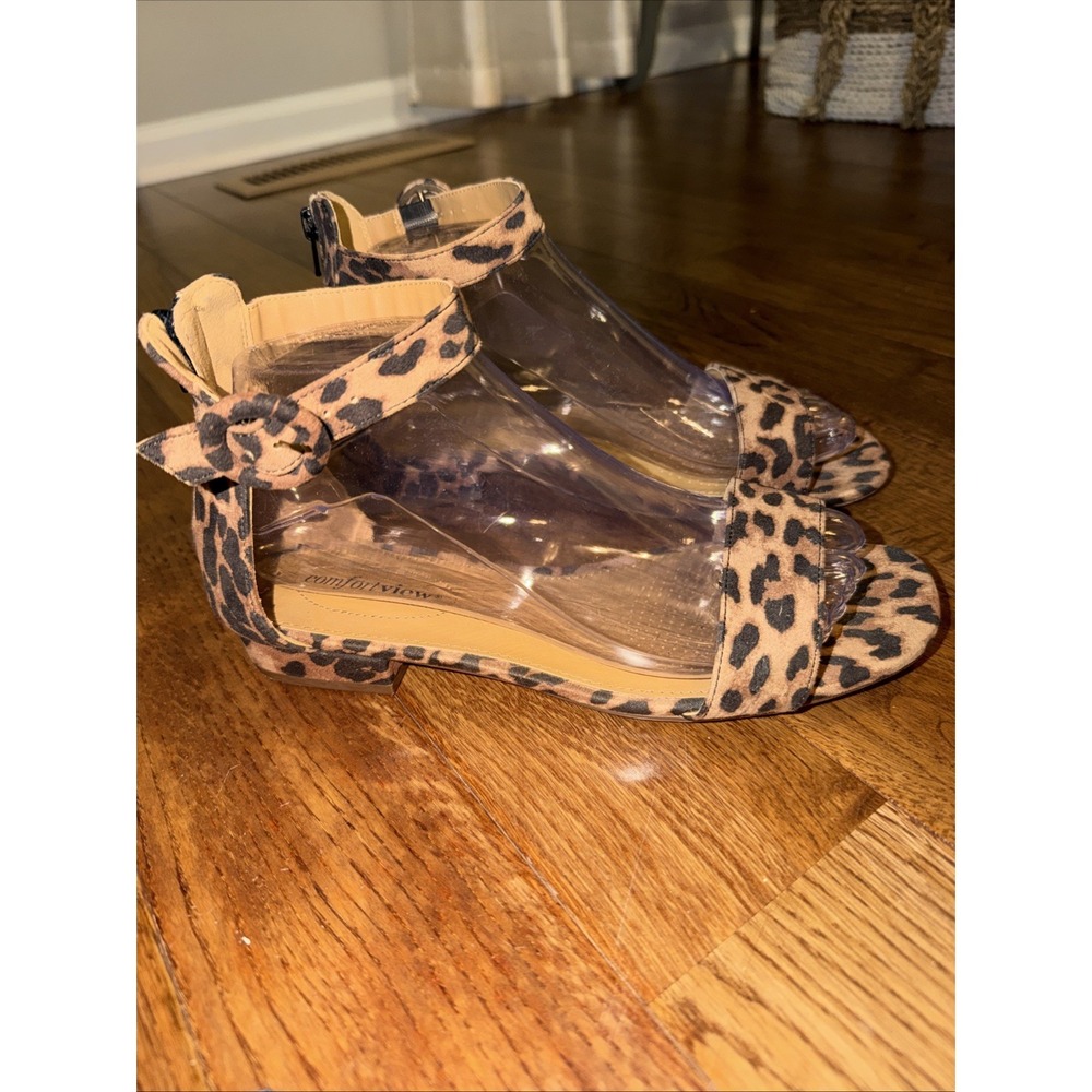 Comfortview Sandals Womens 7WW White Black Excellent Animal Print Flat Heel